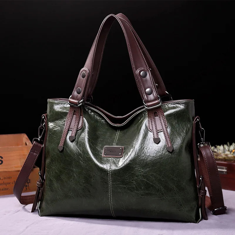 Dita™ | Tasche aus weichem Leder mit zwei Riemen und eleganten Details