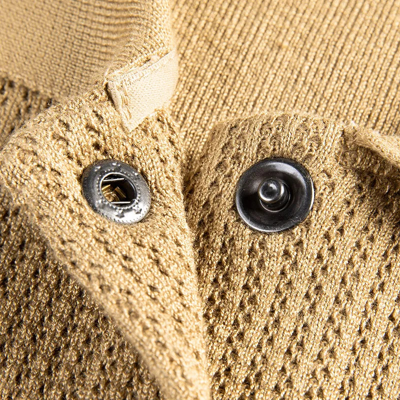 Minimalistischer Cardigan mit Knopfleiste und Brusttaschen