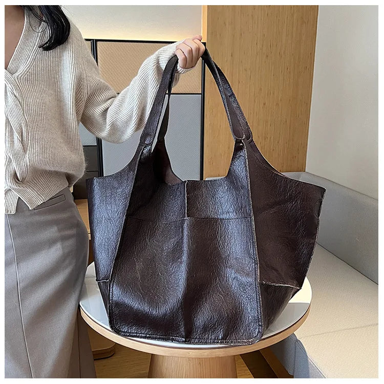 Carla™ - Neue übergroße handgefertigte Handtasche aus veganem Leder