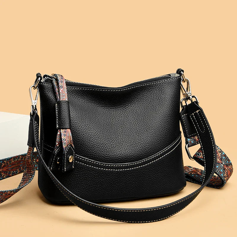 Swayze™ | Tasche aus Kieselleder mit gemustertem Riemen