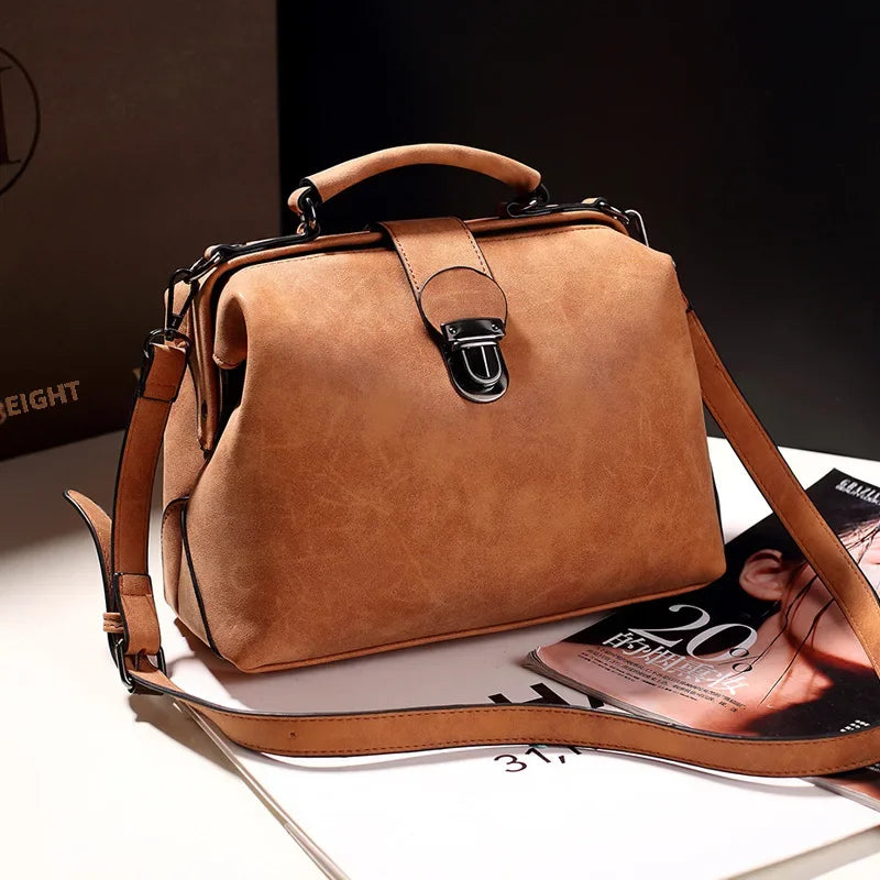 Sascha™ | Vintage-inspirierte Handtasche mit Metallschloss