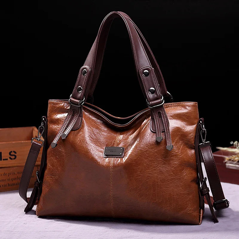 Dita™ | Tasche aus weichem Leder mit zwei Riemen und eleganten Details