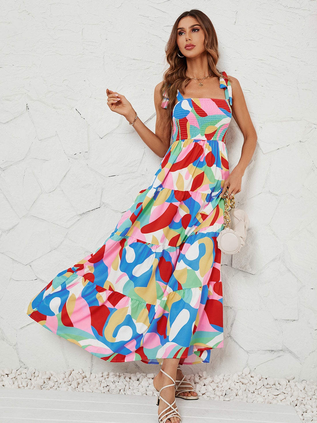 Lässiges, farbenfrohes Maxikleid mit Schleife an der Schulter