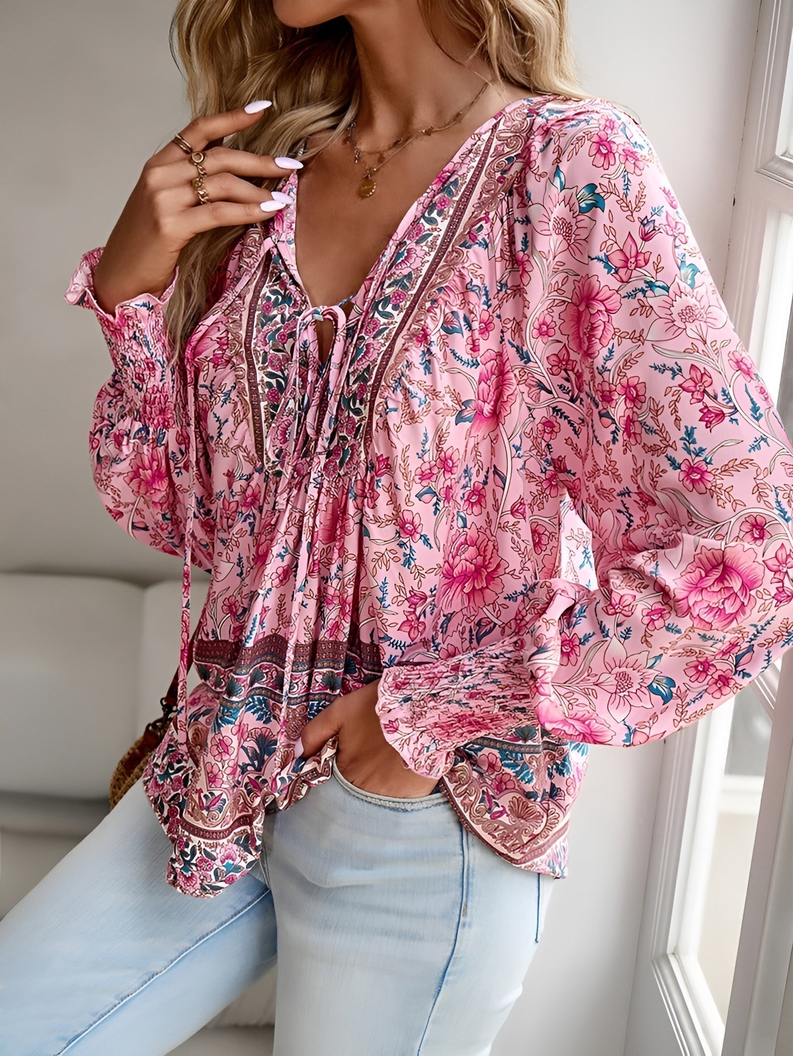Elegante Bluse mit dezentem V-Ausschnitt