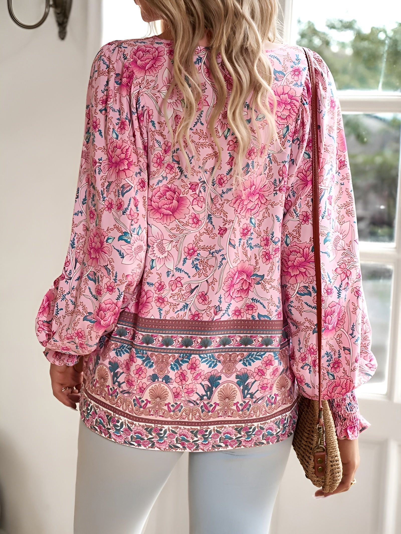 Elegante Bluse mit dezentem V-Ausschnitt