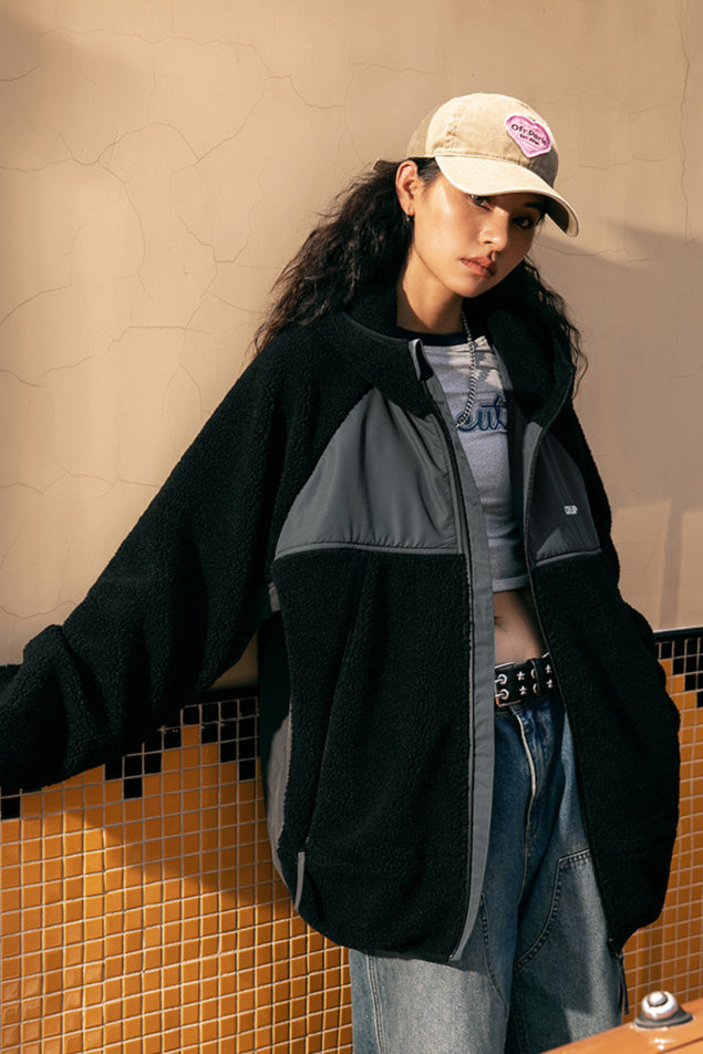 Trendige Sherpa-Jacke für den Außenbereich