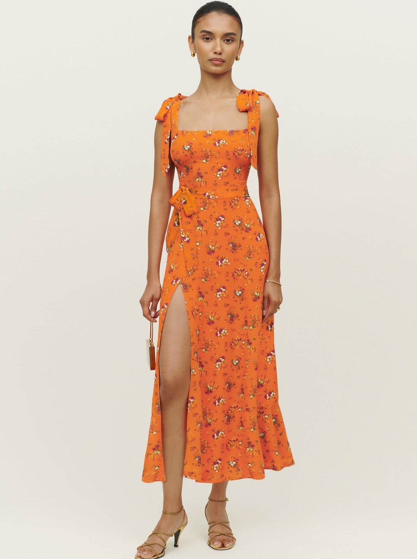 Oranges, ärmelloses Kleid mit quadratischem Ausschnitt und Gürtel