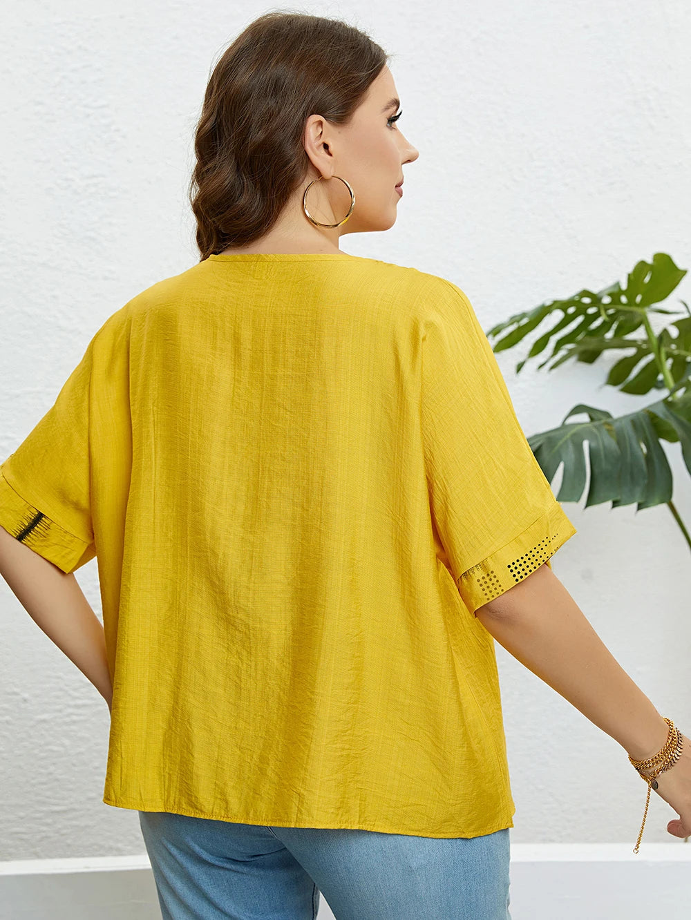 Bedrucktes Sommer-T-Shirt mit Knopfleiste – Lina