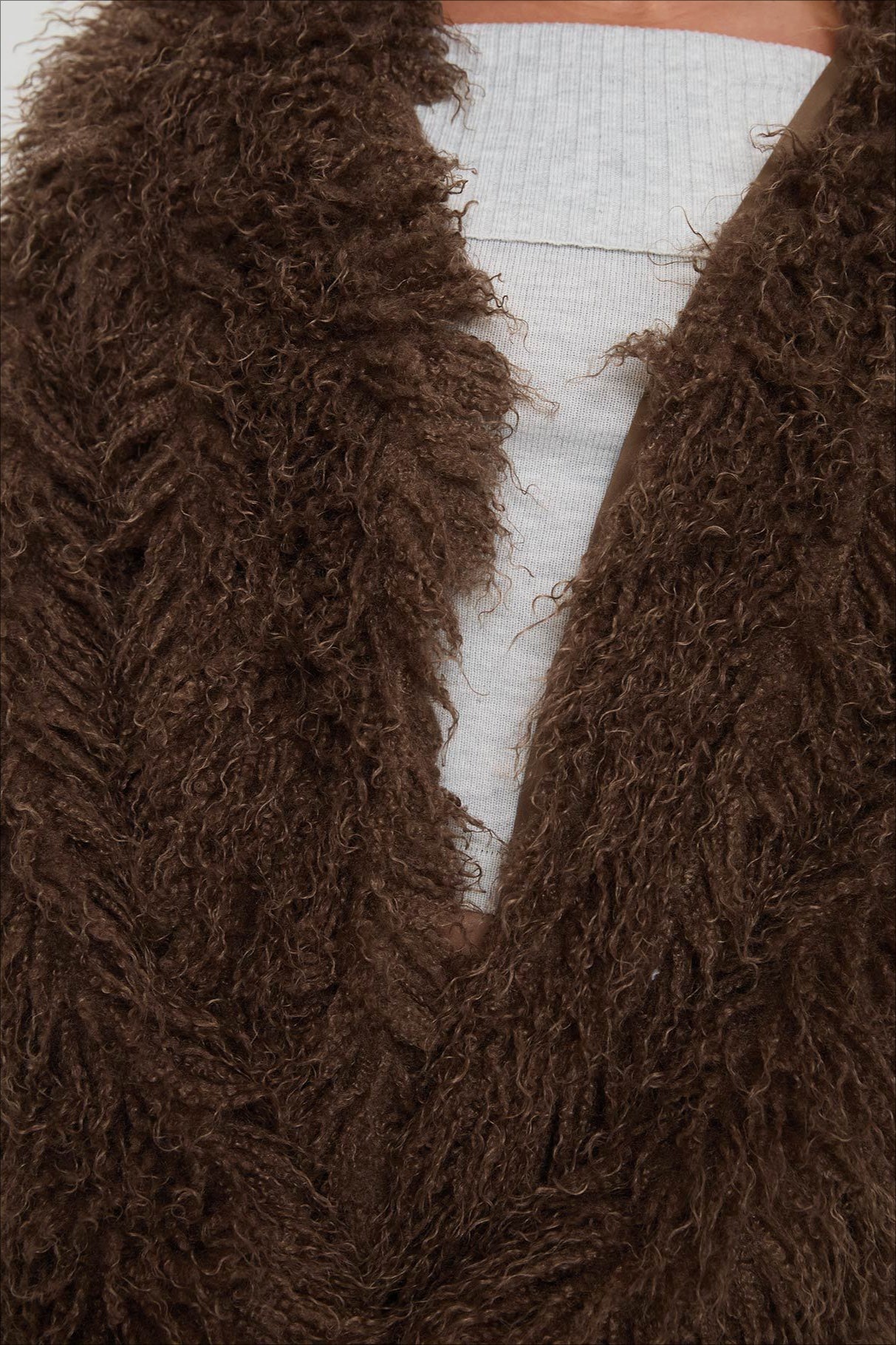 Flauschiger brauner Oversize-Cardigan