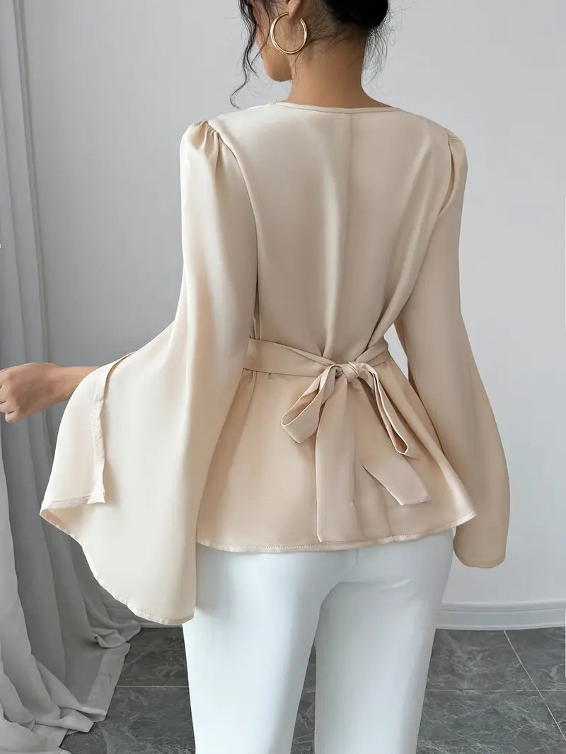 Elegante stilvolle Satinbluse