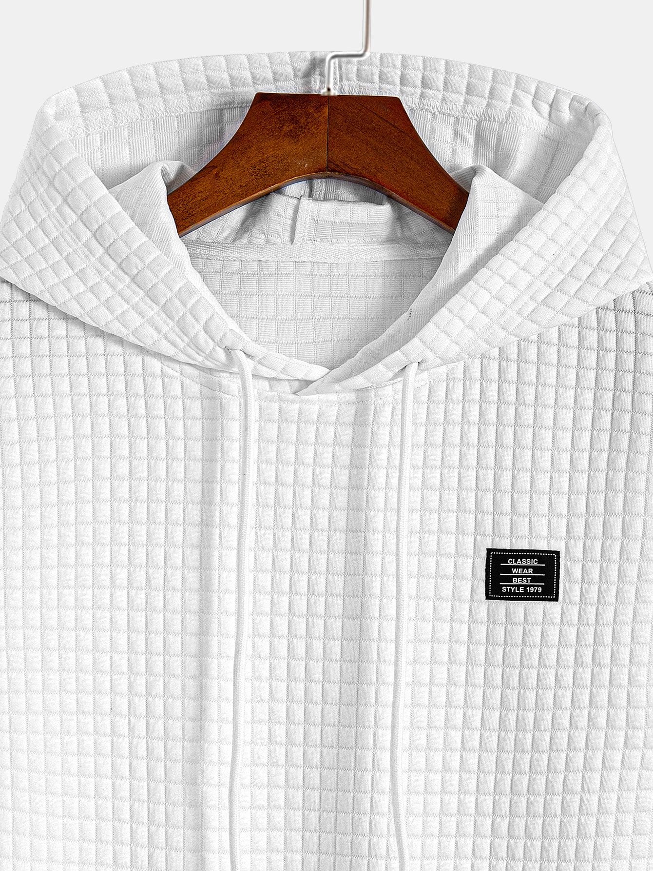 Herren T-Shirt mit Waffelkapuze und Bogensaum – Trevaro