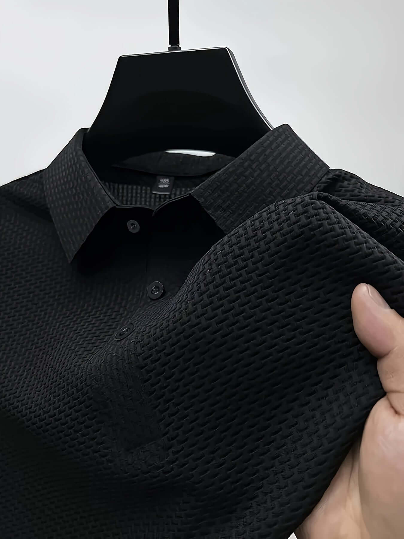 Sportliches Kurzarm-Shirt mit Knopfverschluss
