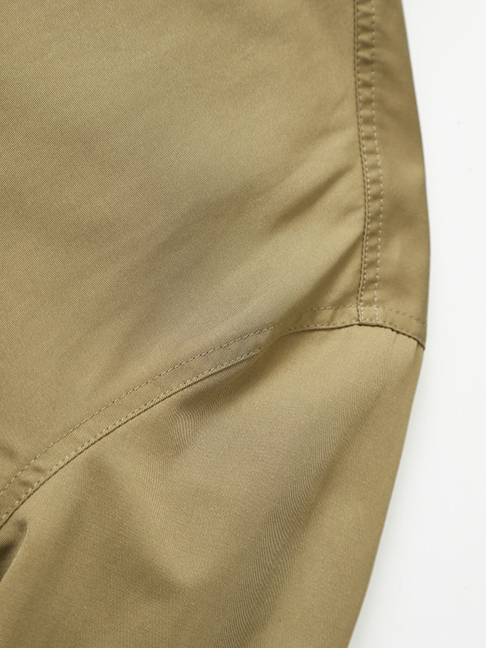 Leichte Jacke mit durchgehendem Reißverschluss und Kragen