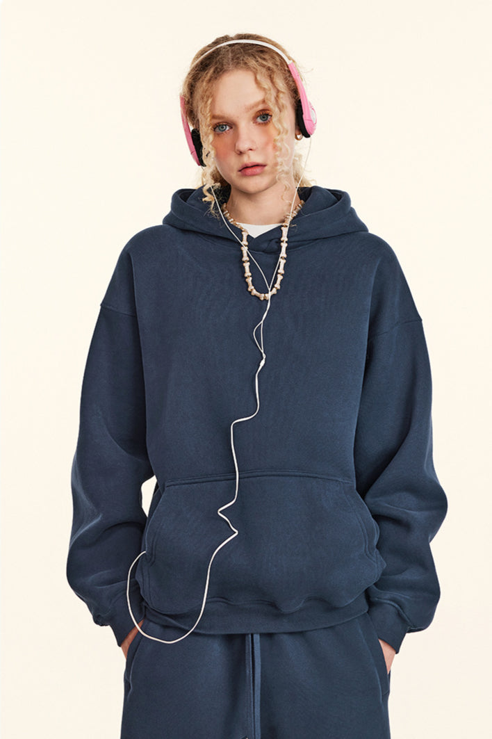 Entspannter Hoodie im urbanen Stil in einfarbiger Ausführung