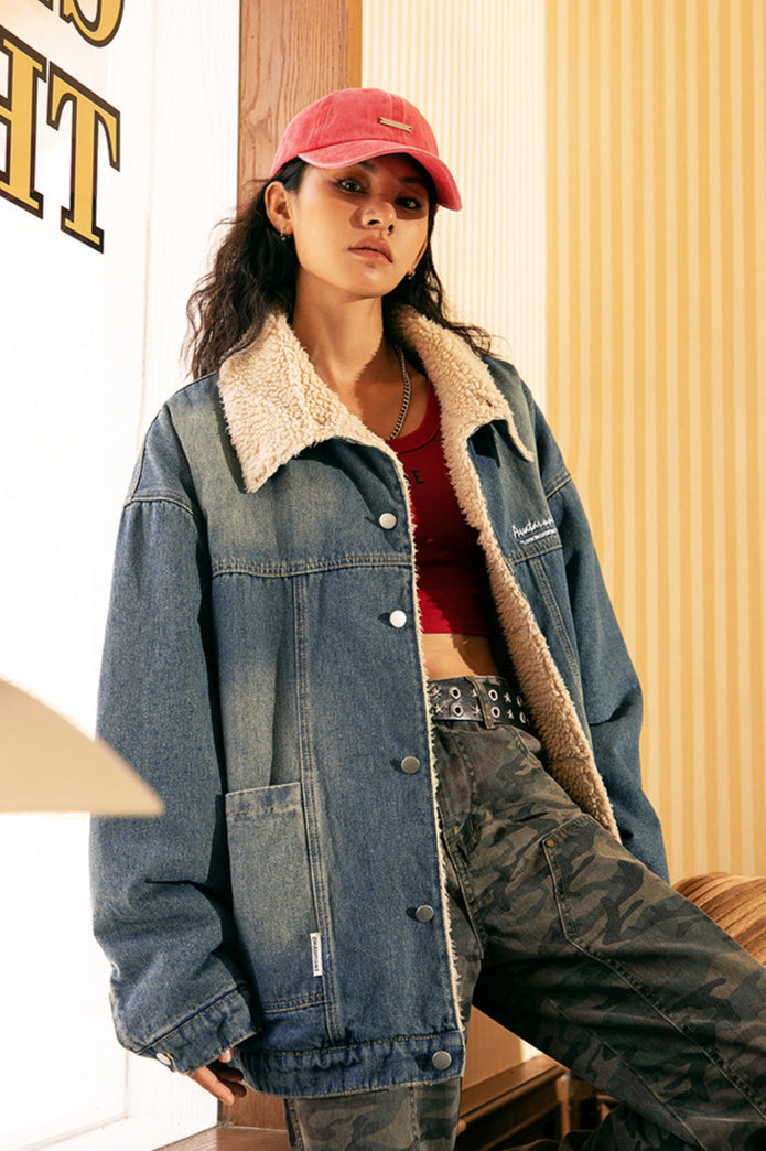 Trendy Urban Jeansjacke mit Sherpa-Kragen