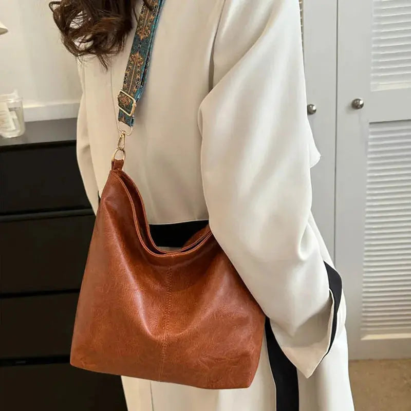 Chelseys Vintage-Charme | Lederschultertasche
