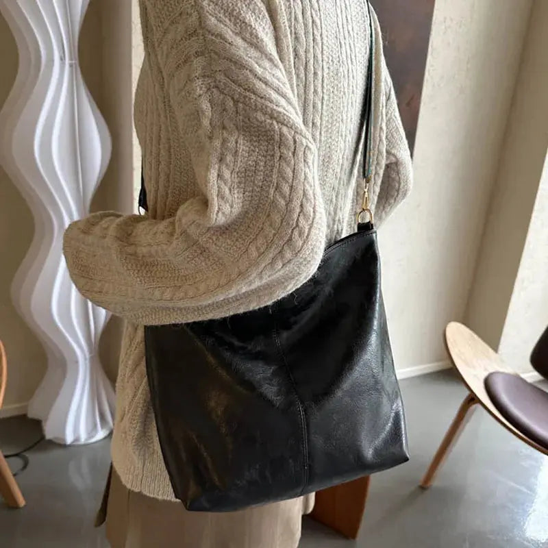 Chelseys Vintage-Charme | Lederschultertasche