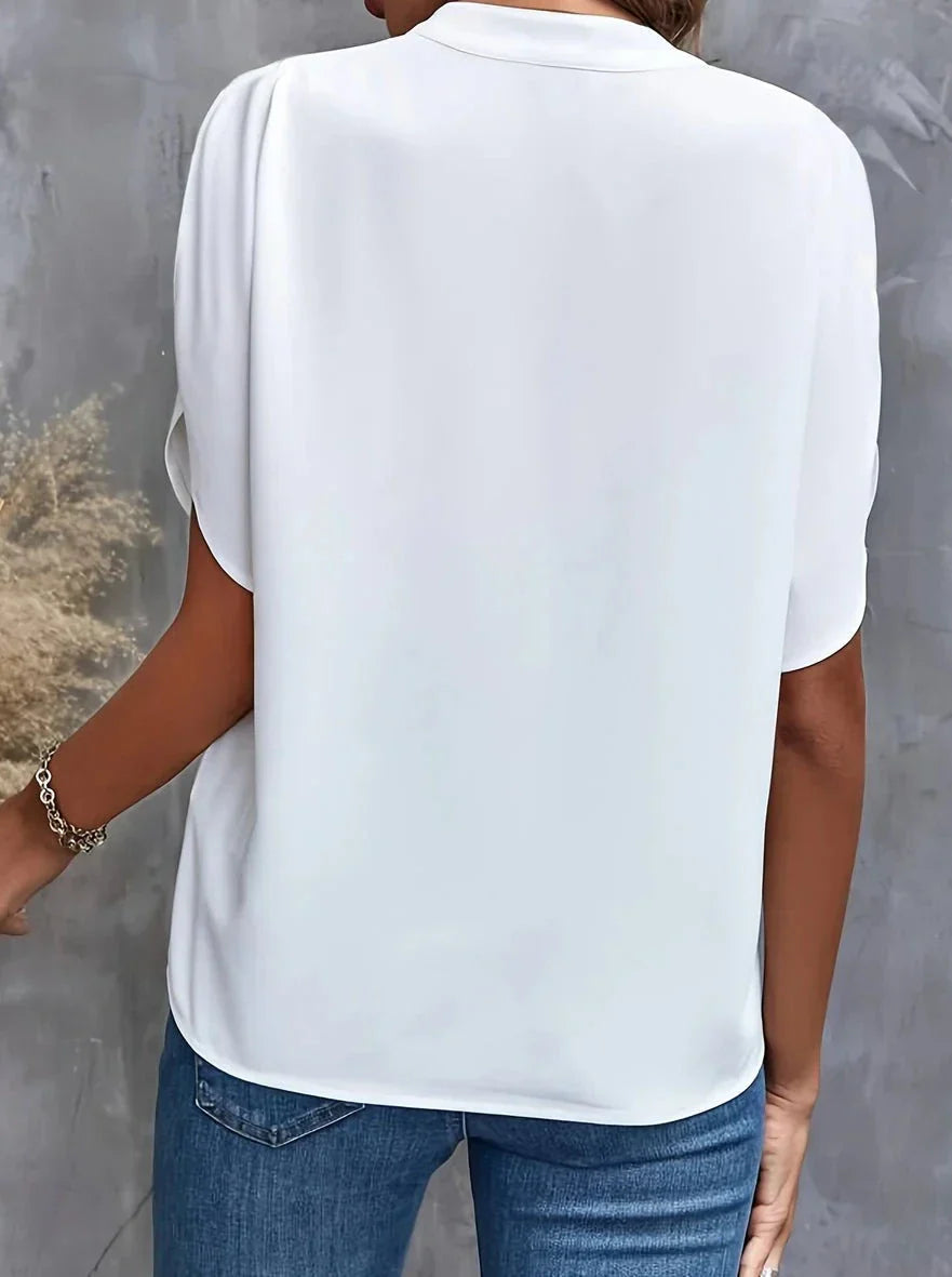 Elegante kurzärmlige Bluse mit tiefem Ausschnitt und V-Ausschnitt