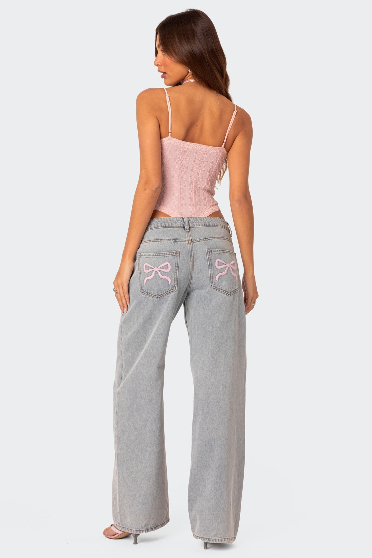 Avenlith - Jeans mit lockerer Passform und Fliege