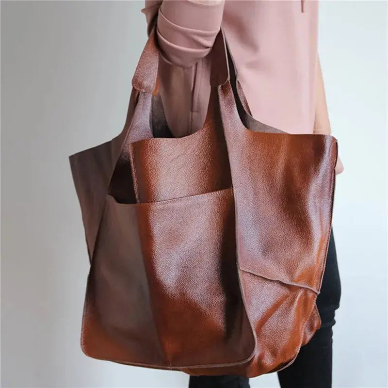 Lauras Zeitlose Anziehung | Vintage Ledertasche