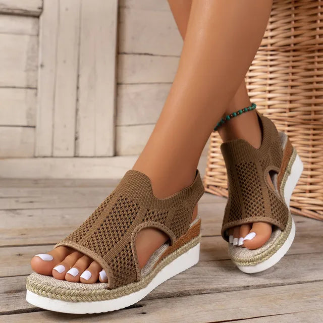 Hannah | Stilvolle und modische Sandalen mit dicker Sohle