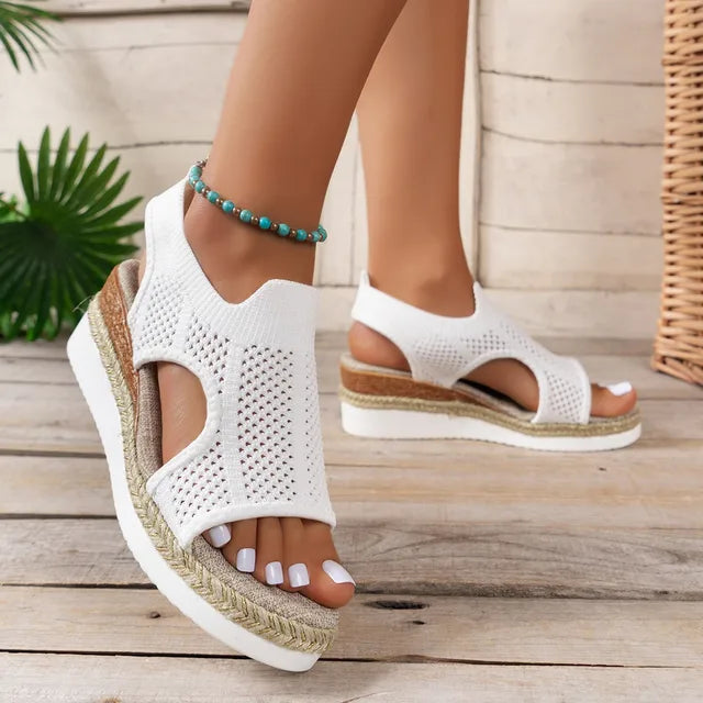 Hannah | Stilvolle und modische Sandalen mit dicker Sohle