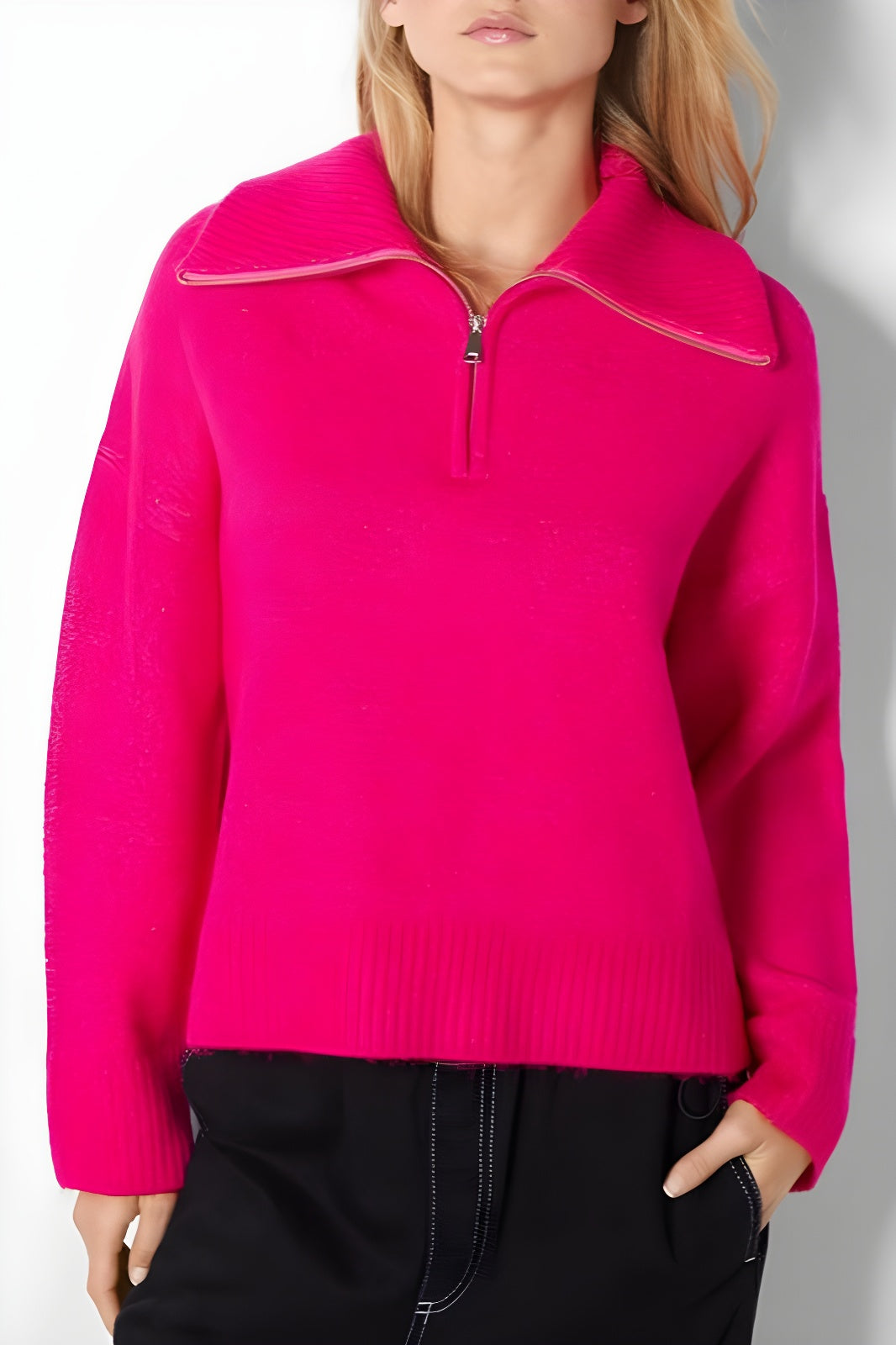 Schicker Pullover mit halbem Reißverschluss und rotem Kragen Dicke Pullover