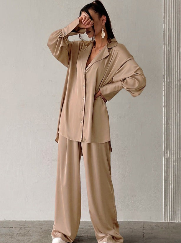 Zweiteiliges Pyjama-Set mit langen Ärmeln und weiter Hose