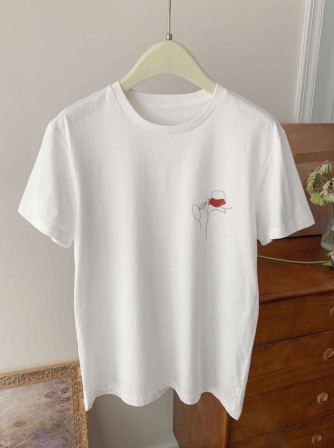 Lässiges T-Shirt mit Rundhalsausschnitt und kurzen Ärmeln