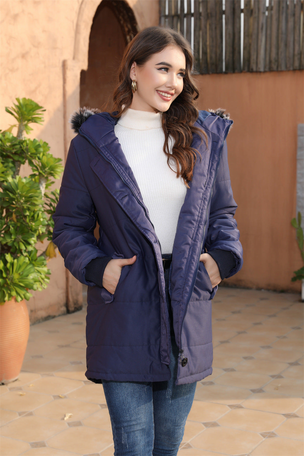 Winterparka mit Kapuze aus Kunstpelz