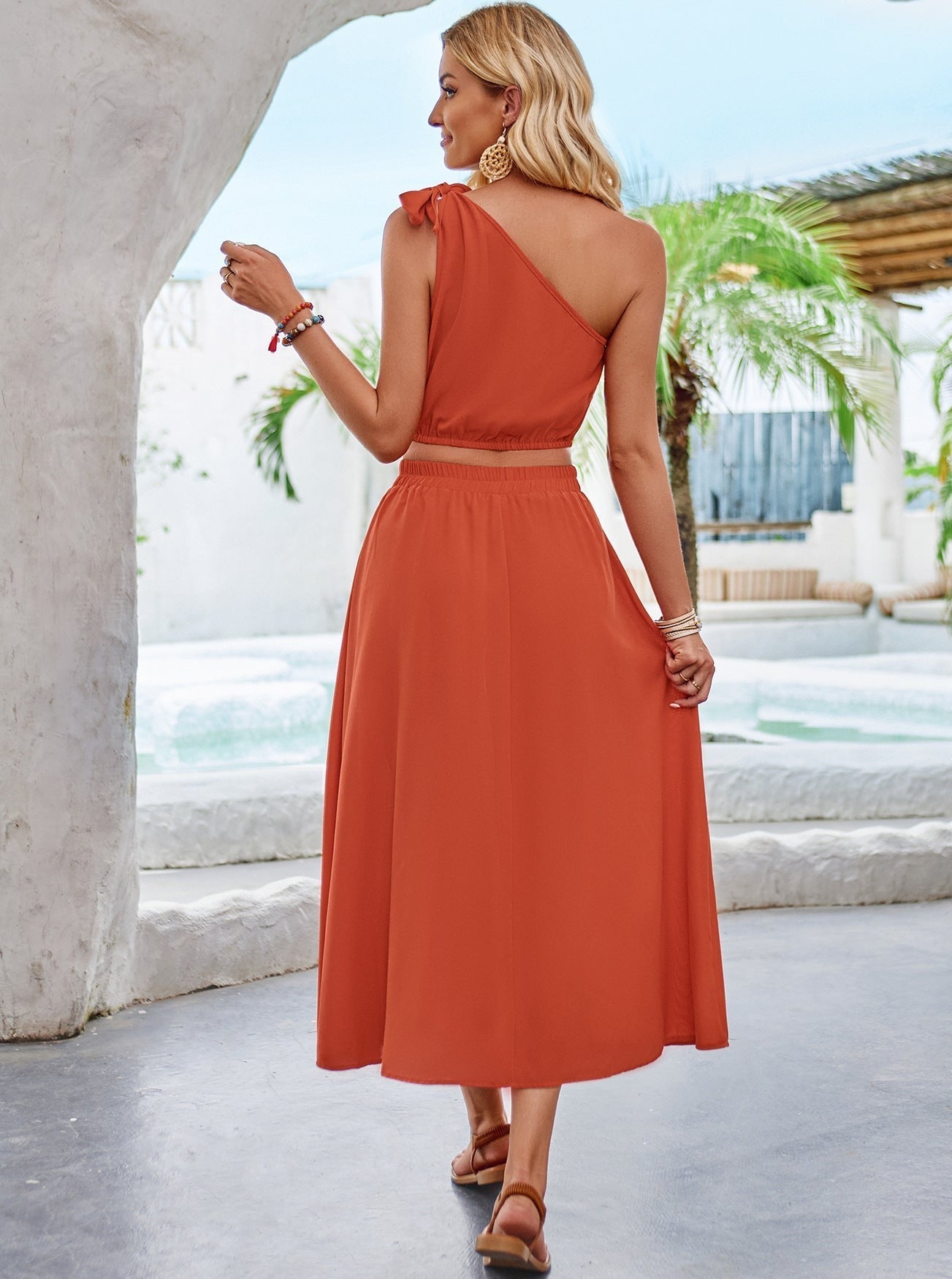 Zweiteiliger One-Shoulder-Top mit asymmetrischem Schnitt und hoher Taille