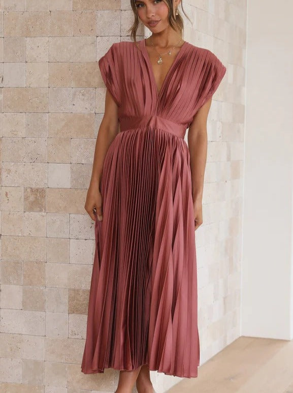 Ziegelrotes lässiges Plisseekleid mit V-Ausschnitt