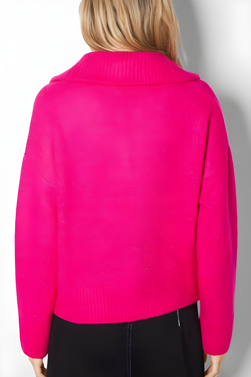 Schicker Pullover mit halbem Reißverschluss und rotem Kragen Dicke Pullover
