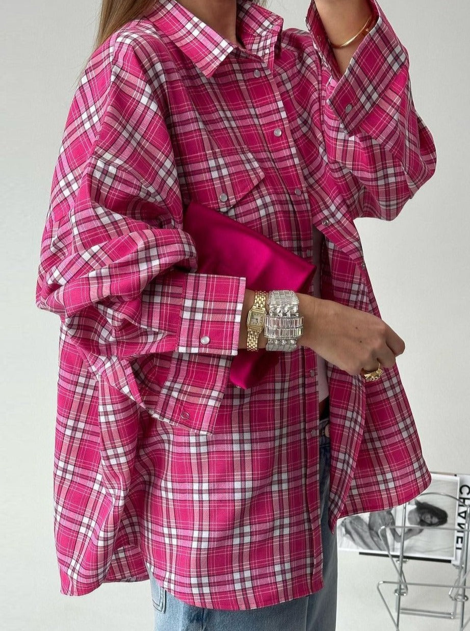 Rosa kariertes, langärmliges, lockeres Hemd