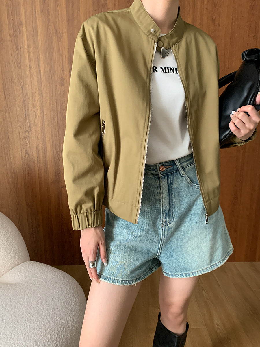 Leichte Jacke mit durchgehendem Reißverschluss und Kragen