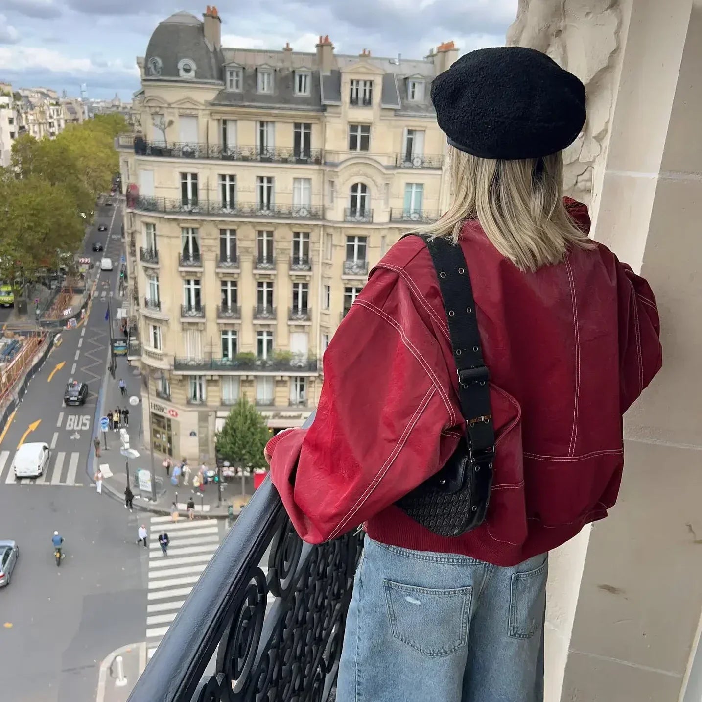 Agnes™ | Oversized Leder-Bomberjacke mit Kontrastnähten