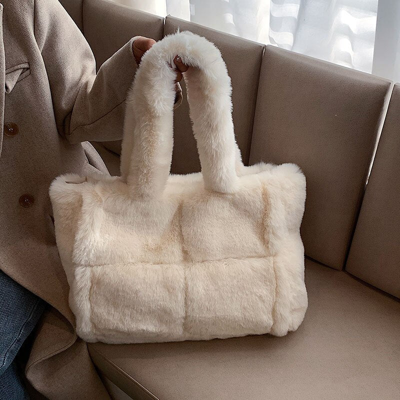 Schicke Plüsch-Handtasche Für Gemütlichen Winterstil Für Frauen