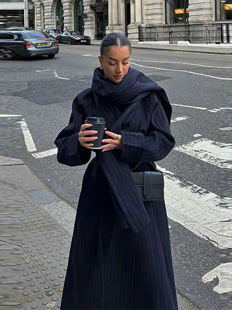 Queenie  | Langer Trenchcoat Damen mit Gürtel