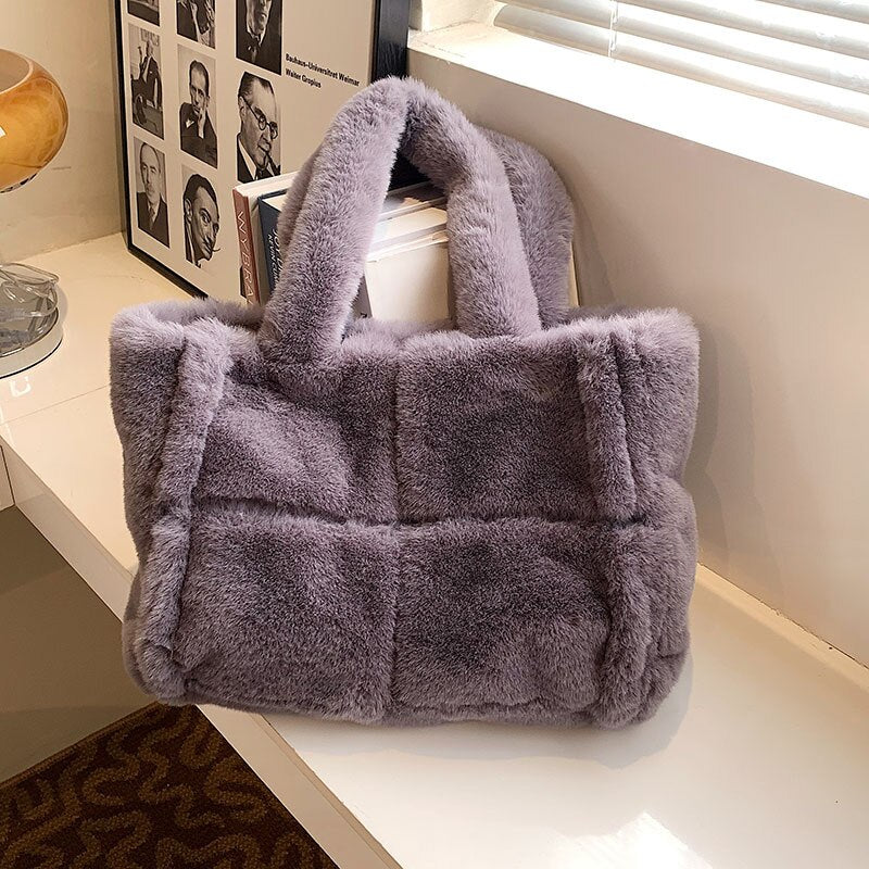 Schicke Plüsch-Handtasche Für Gemütlichen Winterstil Für Frauen
