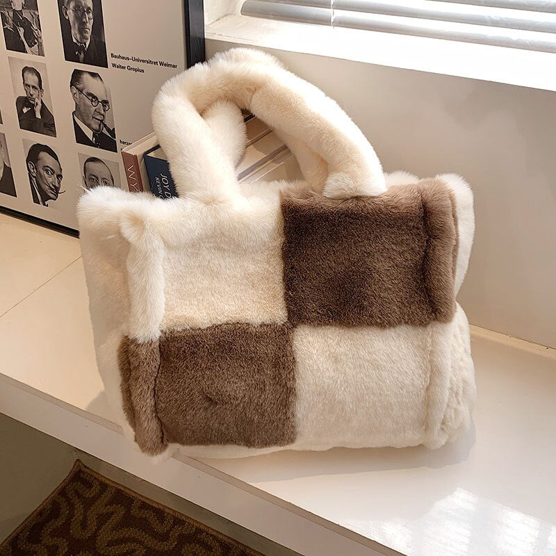 Schicke Plüsch-Handtasche Für Gemütlichen Winterstil Für Frauen