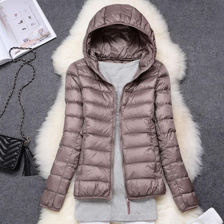 Gesteppte leichte Daunenjacke mit Kapuze