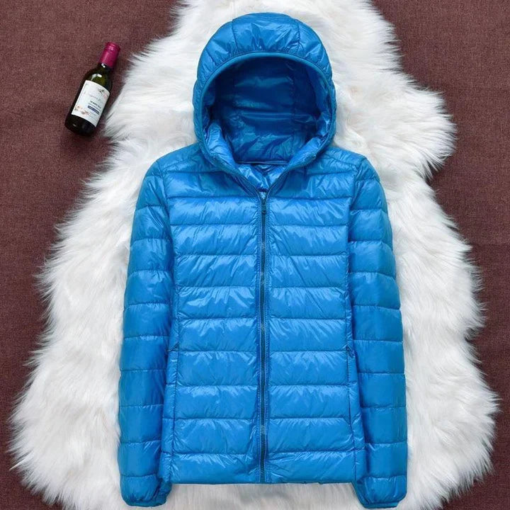 Gesteppte leichte Daunenjacke mit Kapuze
