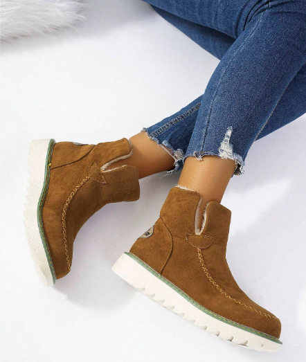 Niran | Bequeme Winterstiefel aus Wolle mittelhoch und elegant