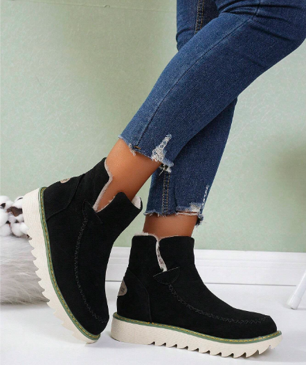 Niran | Bequeme Winterstiefel aus Wolle mittelhoch und elegant
