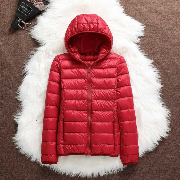 Gesteppte leichte Daunenjacke mit Kapuze