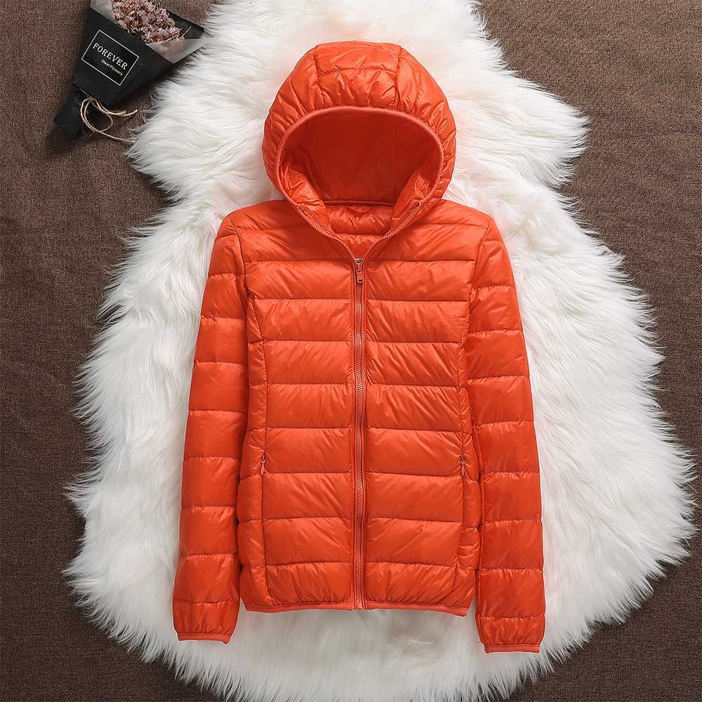 Gesteppte leichte Daunenjacke mit Kapuze