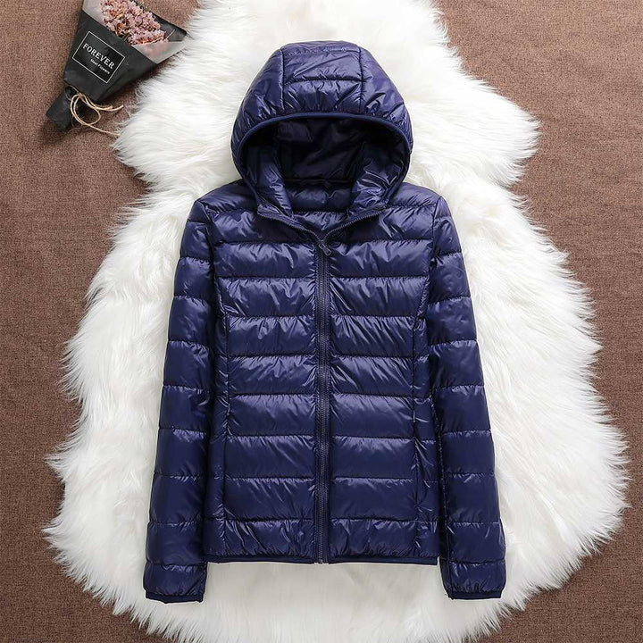 Gesteppte leichte Daunenjacke mit Kapuze