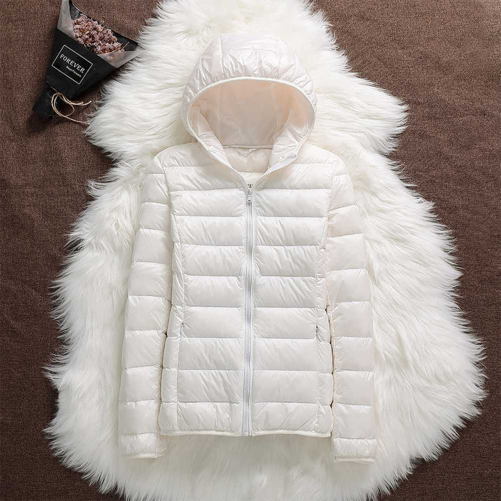 Gesteppte leichte Daunenjacke mit Kapuze