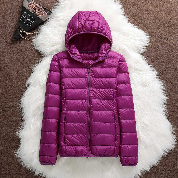Gesteppte leichte Daunenjacke mit Kapuze