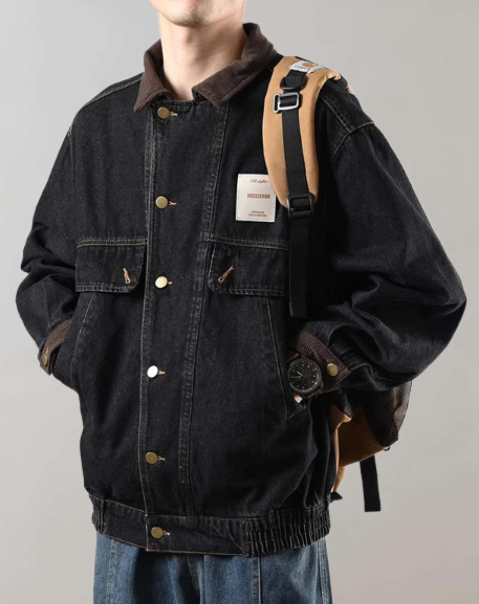 Schlichte Herren-Jeansjacke mit Polokragen und Knopfverschluss